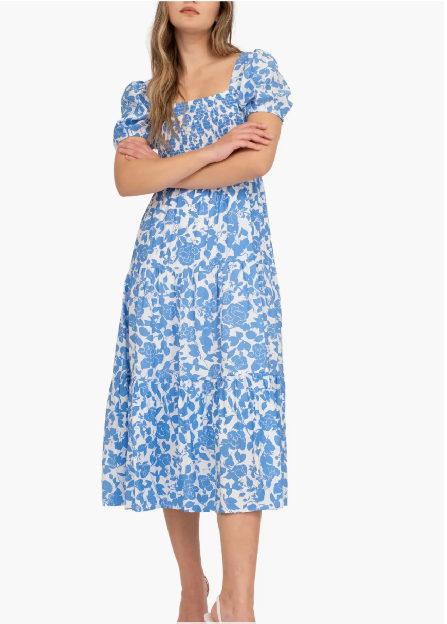 Summer Dresses That Don’t Show Bra Straps tania stephens 50 is not old fashion blogger puff sleeve smocked